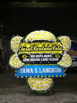 Papan Bunga Duka di Muncung